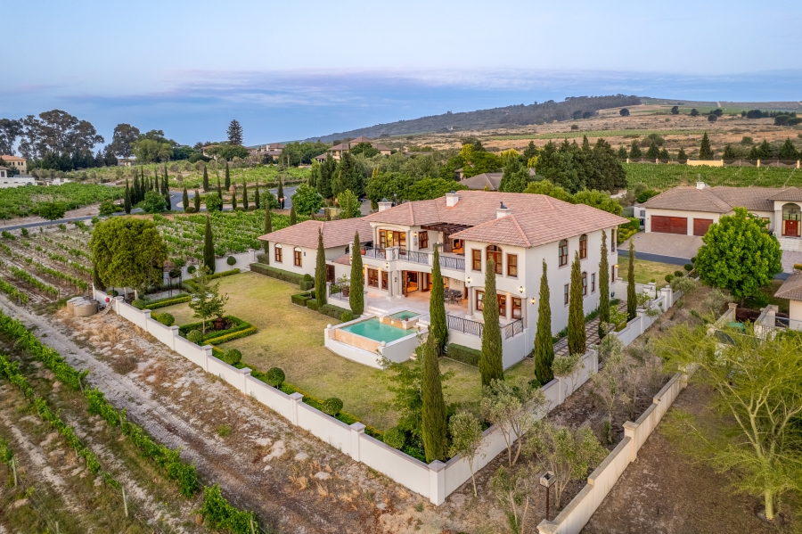 6 Bedroom Property for Sale in Klein Zevenwacht Western Cape